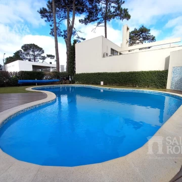 Venta-2 dormitorios , torre con servicios zona Roosevelt SAP257545