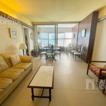 Venta Departamento - 2 dormitorios  2 baños - Península - Gorlero REF:4027219