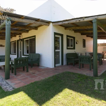 VENTA CASA 3 DORMITORIOS EN LA JUANITA JOSE IGNACIO