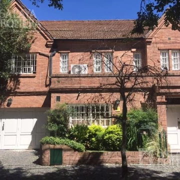 Venta Casa Martínez – 5 Ambientes con Jardín, Pileta y Quincho