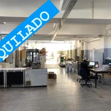 Excelente industria/deposito de 990 m2 cubiertos en 3 ptas. Villa Lynch Se vende con renta CALZADA