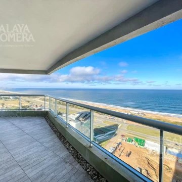 Venta - 3 dormitorios 2 baños   Toilette  -   Punta Del Este - Playa Brava