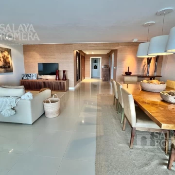 Venta - apartamento de categoria , Primera linea Brava SAP4325120.