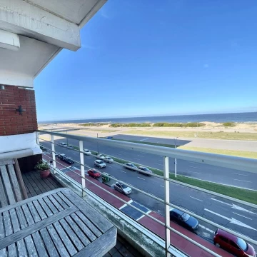 VENTA: 2 DORMITORIOS   2 BAÑOS PRIMERA LÍNEA AL MAR PLAYA BRAVA