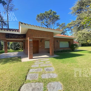 VENTA: CASA 4 DORMITORIOS ZONA SAN REMO PUNTA DEL ESTE