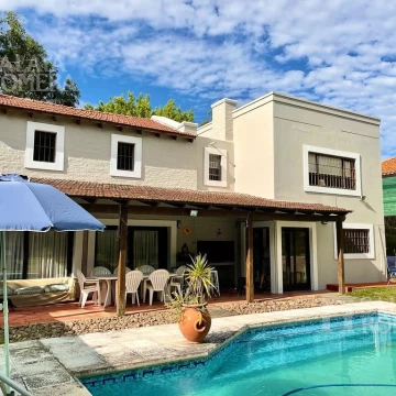 Venta - Hermosa casa zona Residencial , 3 dormitorios SAP4565814