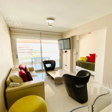 Venta Apartamento dos dormitorios y medio  - Playa Brava - Punta del Este