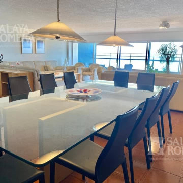 Venta: Departamento en Edificio Estrella de Mar – Primera Línea en Playa Brava, Punta del Este
