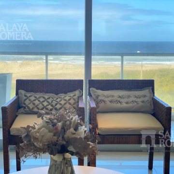 VENTA Y ALQUILER TEMPORAL: 3 DORMITORIOS   TERRAZA USO EXCLUSIVO PLAYA BRAVA