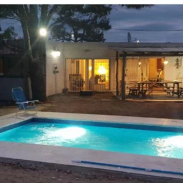Venta de casa, 3 dorm, 3 baños con piscina. Punta Ballena. PUNTA DEL ESTE SHO4748268