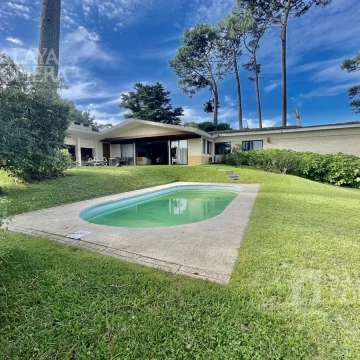 Venta casa 3 dormitorios   dependencia con baño privado    Punta del esteSHO4986484