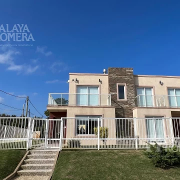 VENTA: CASA 6 DORMITORIOS LA BARRA PUNTA DEL ESTE