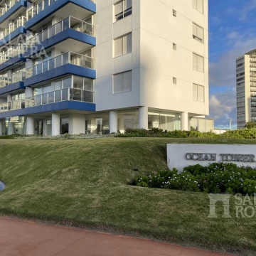 VENTA: 3 Dormitorios   Servicio primera linea en Playa Brava Punta del Este