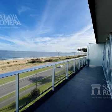 VENTA - Penthouse dos dormitorios y dos baños Playa Mansa