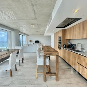 Venta- Surfside - 2 dormitorios  , Playa Brava , Punta del Este