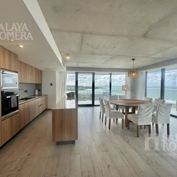 Venta- Surfside - 3 dormitorios , Playa Brava , Punta del Este SAP6036457