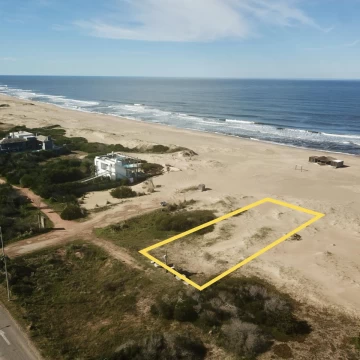 Terreno en primera fila Miradores del Faro .  José Ignacio .