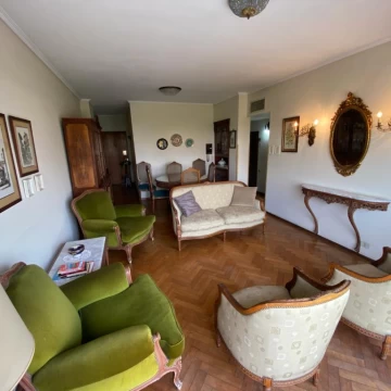 Venta Departamento 4 dormitorios - cochera - balcon frente a plaza Sarmiento Rosario