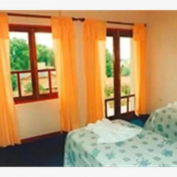 Hotel 39 hab. y 2 dtos.