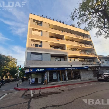 Departamento en Larrañaga esq Artigas