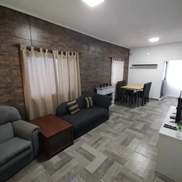 Venta Casa 2 dormitorios con cochera - Tiro Suizo, Rosario