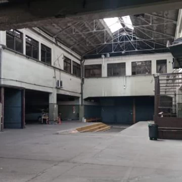 Depósito con oficinas en  Venta en el Barrio de Barracas 2845 mts totales