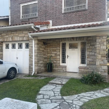 Casa 3 dormitorios con pileta en Victoria
