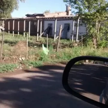 2 casas en terreno de 45.000 Mts2