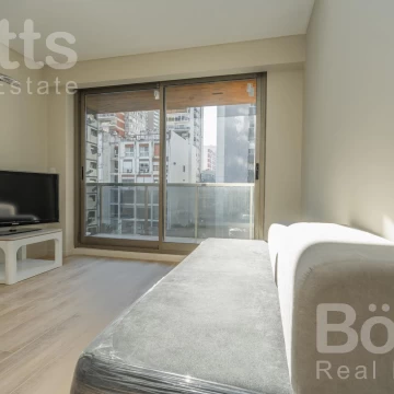 Hermoso departamento de dos ambiente al frente y balcón