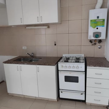 Venta Casa de Pasillo 2 dormitorios - Azcuenaga, Rosario
