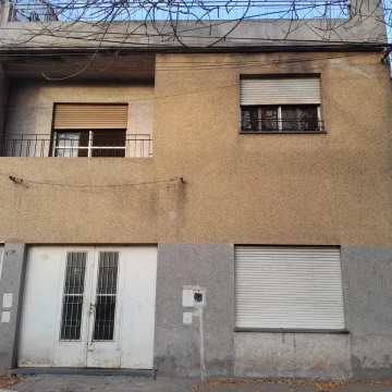 VENTA/PERMUTA - Casa - PH al frente - 4 dormitorios - Bella Vista, Rosario