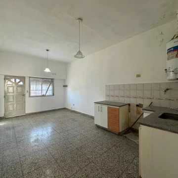 Venta. PH. Departamento.2 ambientes. Entrada independiente. Sin Expensas.Villa Dominico