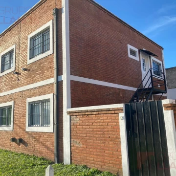 Departamento de 3 ambientes en alquiler en Lujan, Parque Esperanza - Con patio y parrilla