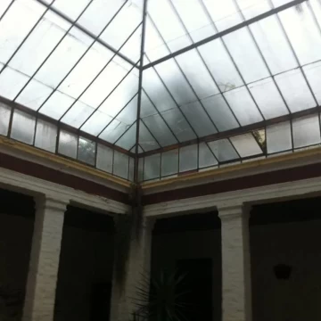 Hotel 32 hab. 1*