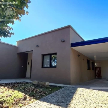 Casa en venta de 5 ambientes! Fincas de Iraola 1 Hudson Berazategui!! ESCRITURABLE! ACEPTA FINANCIACION!