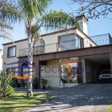 Casa en venta en country  San Patricio Moreno