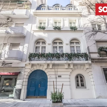 Casa estilo francés en Venta - 7 ambiente con terraza - Recoleta