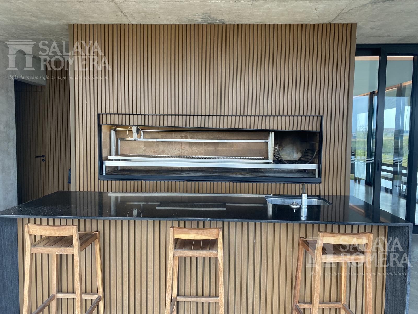 Parrilla salones club house