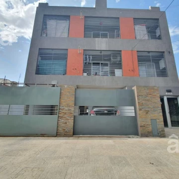 Cochera - Villa Ballester -Cómoda Cochera, próximo a centro de Villa Ballester.