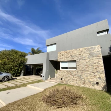 San Sebastian Barrio Privado - Casa De 4 Dormitorios En Venta - Funes
