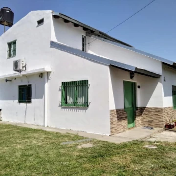 Casa de 3 dormitorios en venta en Fisherton, Rosario.