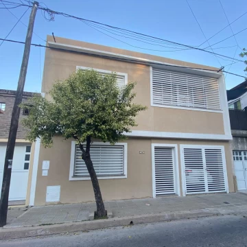 Perito Moreno 1400 - Casa en venta Rosario Azcuenaga
