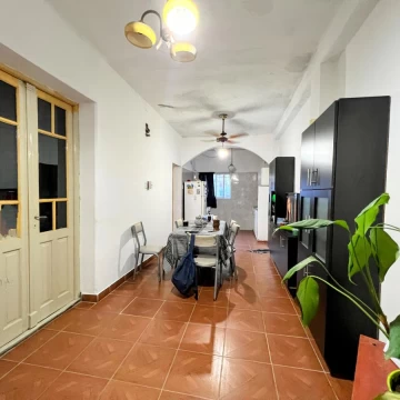 Ameghino 1200 - Casa de 2 dormitorios a reciclar - Rosario Matheu