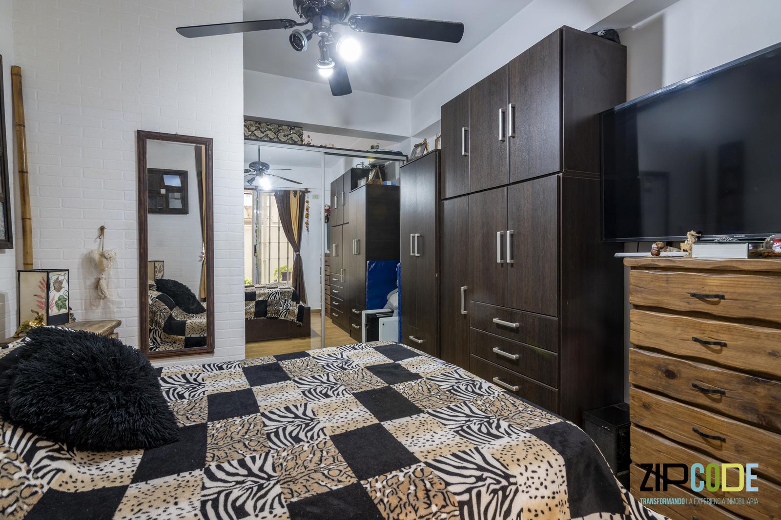 Habitación con Placard espejado