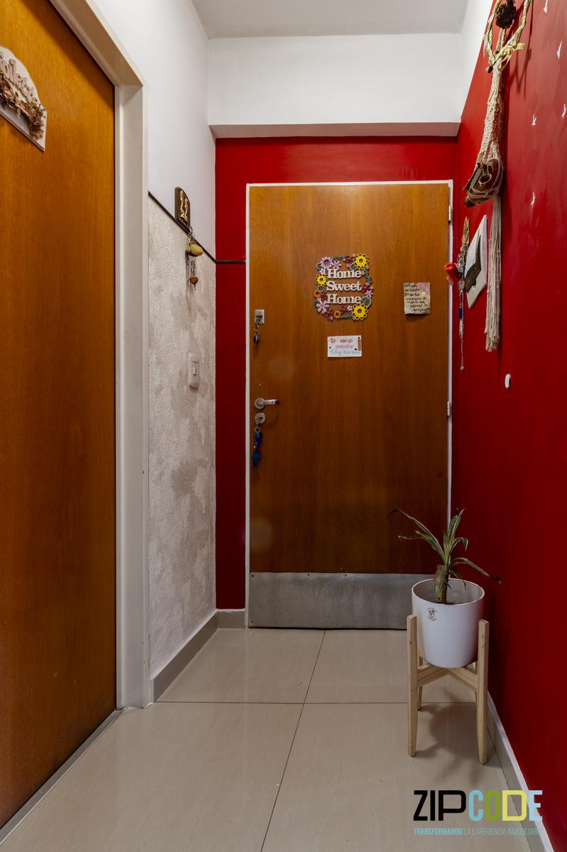 Hall de ingreso al depto