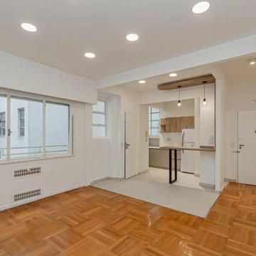 Venta Departamento 2 amb con dependencia en Retiro