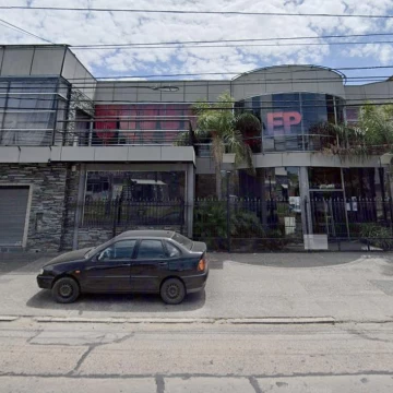 Excelente Local - actual salon de eventos, GYM o Concesionarias- 1600 m2 - Berazategui