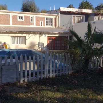 CASA QUINTA CON PILETA - LAGO MARI MENUCO