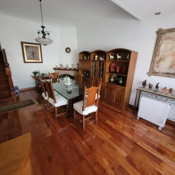 Impecable propiedad en florida oeste. En calle muy tranquila. Cerca de cómodos accesos