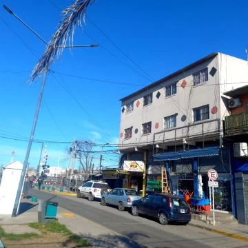 Complejo de departamento y locales en Williams Morris.